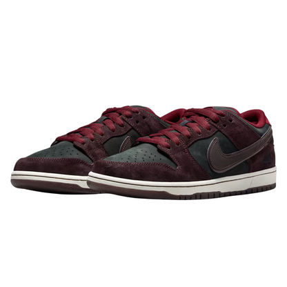 Nike SB Dunk Low Riot Skateshop
